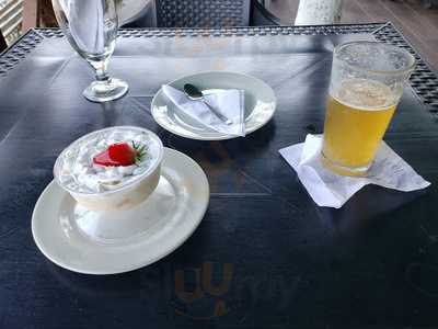 Tropicana Café Restaurante & Bar