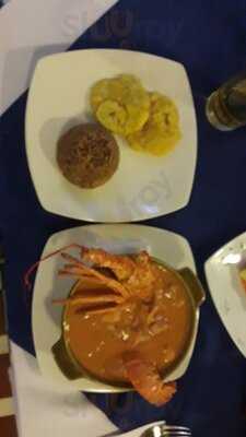 Cafe De Artistas & Bistro Bar