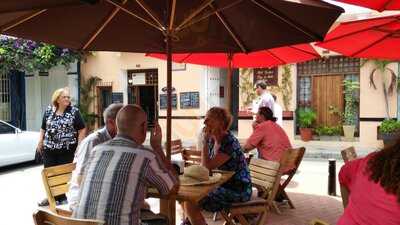 Cafe De Artistas & Bistro Bar