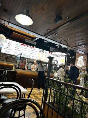 La Lucha Sanguchería Criolla 93