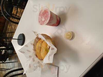 La Lucha Sanguchería Criolla 93