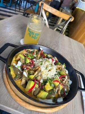 Buena Vida Marisqueria Y Rooftop