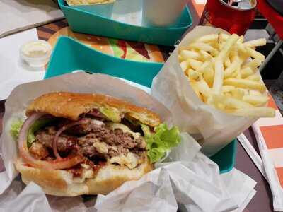 Sierra Nevada Hamburguesas Y Malteadas - Calle 26