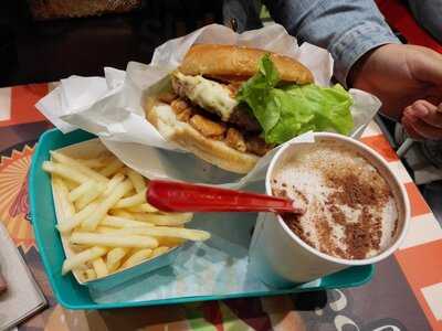 Sierra Nevada Hamburguesas Y Malteadas - Calle 26