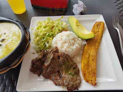 Restaurante Y Cafetería La Flora Acuapisis