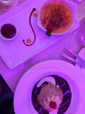 Tanoshii Lounge & Sushi Bar