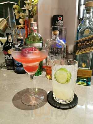 Nomade Bistro Bar Restaurant