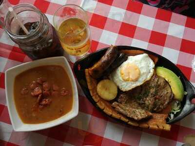 Luis F En Leña Y Al Carbon