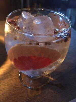 Roxanne Gin Bar And Food