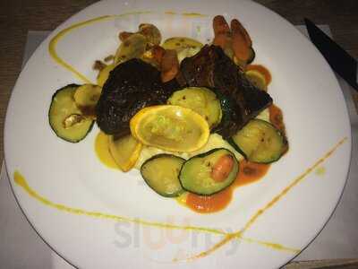 Roxanne Gin Bar And Food