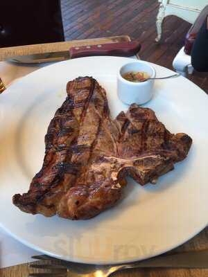 Roxanne Gin Bar And Food