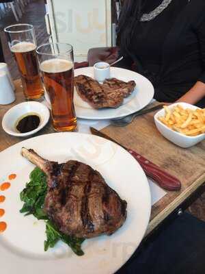 Roxanne Gin Bar And Food