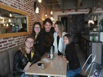 Pizzology Pizza & Café