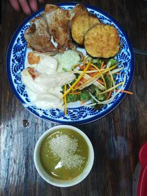 Factoria Caffe "soupe & Quiche"