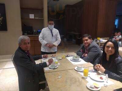 Restaurante Bodegón Del Hotel Nh Collection Royal Teleport