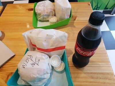 Sierra Nevada Hamburguesas Y Malteadas