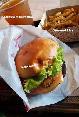 BÜn - Burgers & Fries