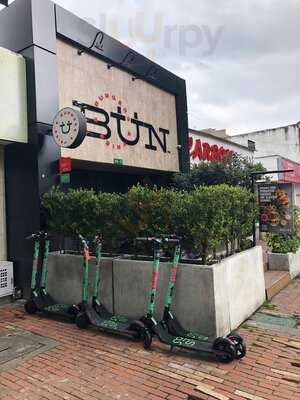 BÜn - Burgers & Fries