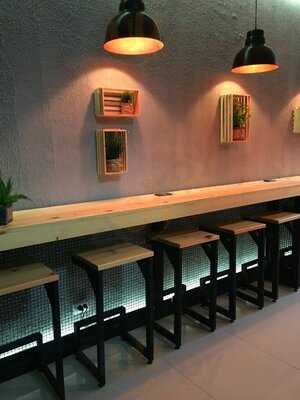 Chicken Chops La Strada