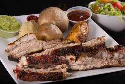 Los Torres Horno & Parrilla