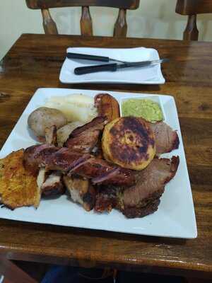 Los Torres Horno & Parrilla