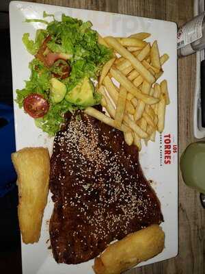 Los Torres Horno & Parrilla