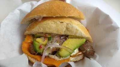 La Lucha Sanguchería Criolla 93