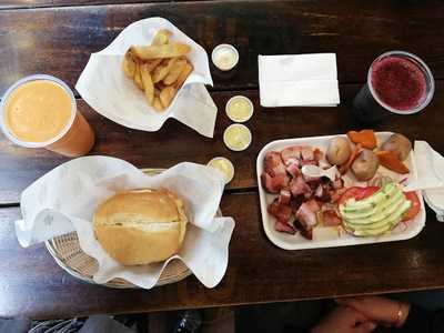 La Lucha Sanguchería Criolla 93