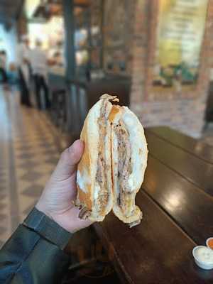 La Lucha Sanguchería Criolla 93