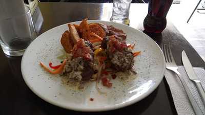 Monareta Food And Drinks