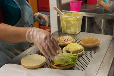 Sierra Nevada Hamburguesas Y Malteadas