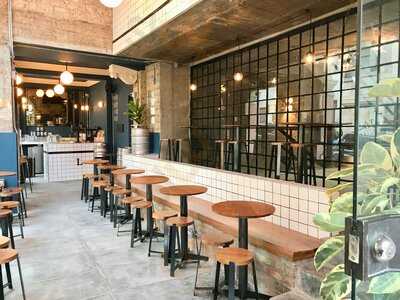 Cervecería Lateral Candelaria Calle 12