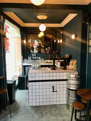 Cervecería Lateral Candelaria Calle 12