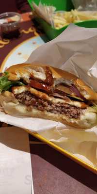 Sierra Nevada Hamburguesas Y Malteadas