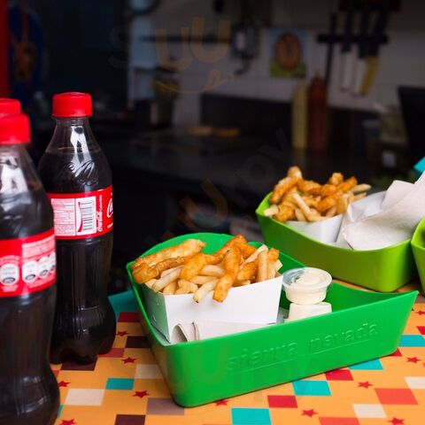 Sierra Nevada Hamburguesas Y Malteadas