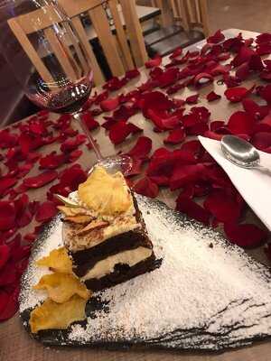 Red Angus Steak & Beer House