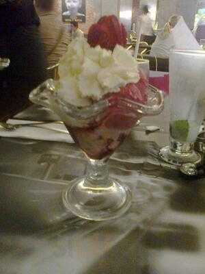 Crepes & Wafles Titan Plaza