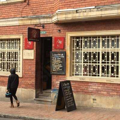 La Vida En Rosa Cafe Bar