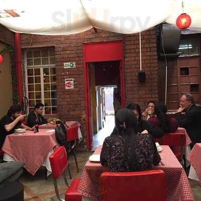 La Vida En Rosa Cafe Bar