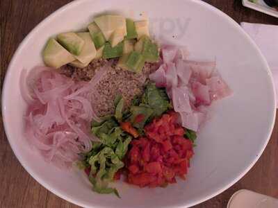 Tibetano "poke & Sushi Bar"