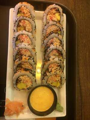 Tibetano "poke & Sushi Bar"