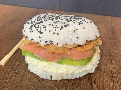 Tibetano "poke & Sushi Bar"