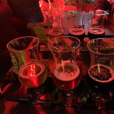 Bruder Zona T Microcerveceria