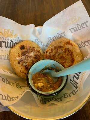 Bruder Zona T Microcerveceria