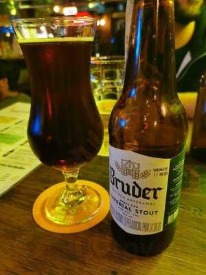 Bruder Zona T Microcerveceria