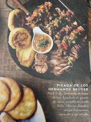 Bruder Zona T Microcerveceria