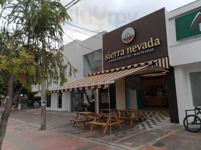 Sierra Nevada Hamburguesas Y Malteadas