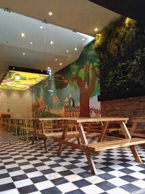 Sierra Nevada Hamburguesas Y Malteadas