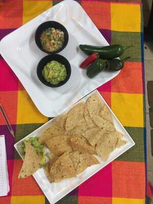 El Sabor De Lupe Y Algo Más