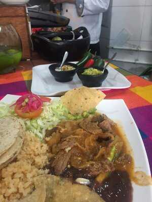 El Sabor De Lupe Y Algo Más